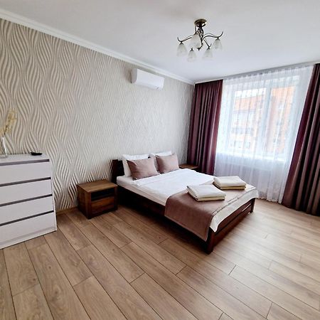 Apartament On Chornovola, 40 Жк "Варварівка" ルーツィク エクステリア 写真