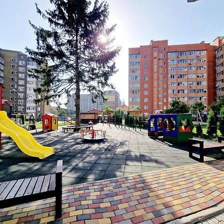 Apartament On Chornovola, 40 Жк "Варварівка" ルーツィク エクステリア 写真