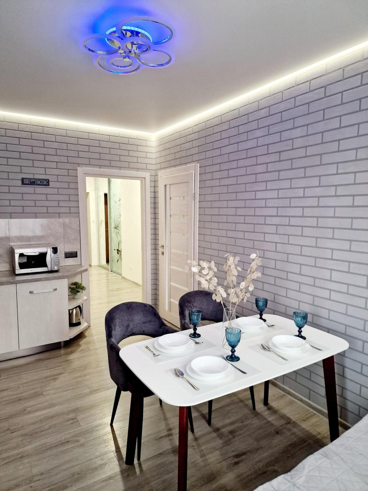 Apartament On Chornovola, 40 Жк "Варварівка" ルーツィク エクステリア 写真